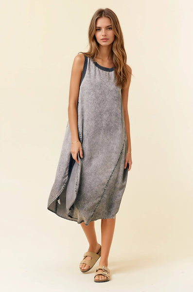 ROUND NECK SLEEVELESS MIDI DRESS