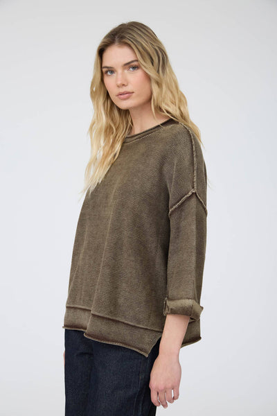 WASHED INVERTED SEAM SHORT SLEEVE TOP