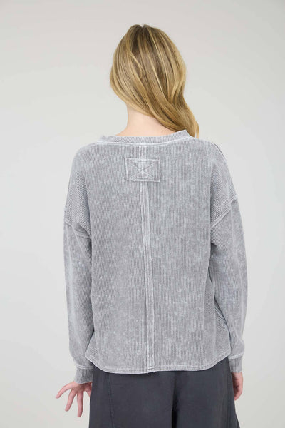 WASHED POCKET LONG SLEEVE RIB KNIT TOP