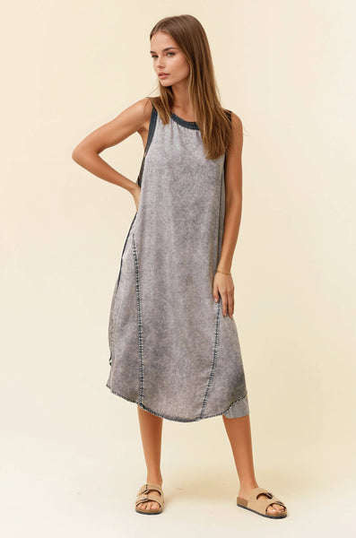 ROUND NECK SLEEVELESS MIDI DRESS